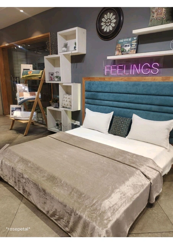 Double Bed Solid Mink Blanket Soft comfortable All Seasons Blanket Beidge Plain