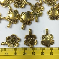 Jewellery Making Metal Charms – Findings (Gold Flower Pendant) - 6 Pieces
