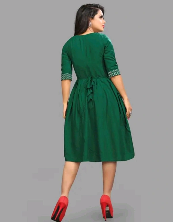 Womsn Frock Girl Cloth Cotton Froq western dress for women
Name: western dress for women
Fabric: Viscose Rayon
Sleeve Length: Three-Quarter Sleeves
Pattern: Embroidered
Net Quantity (N): 1
Sizes:
S, M, L, XL, XXL
A good quality dress for women. It will give them a classy and comfort look.This is designed as per the latest trends to keep you in sync with high fashion - S