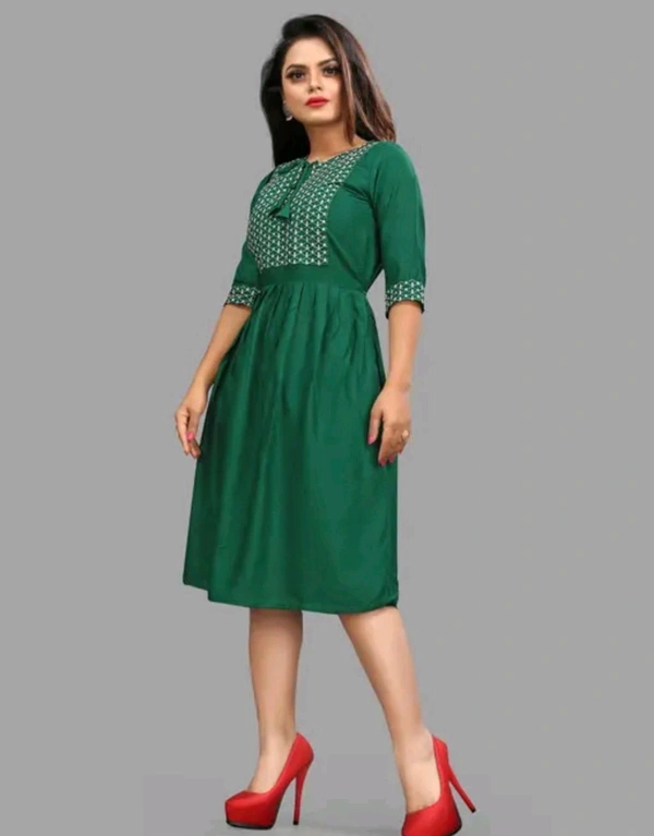 Womsn Frock Girl Cloth Cotton Froq western dress for women
Name: western dress for women
Fabric: Viscose Rayon
Sleeve Length: Three-Quarter Sleeves
Pattern: Embroidered
Net Quantity (N): 1
Sizes:
S, M, L, XL, XXL
A good quality dress for women. It will give them a classy and comfort look.This is designed as per the latest trends to keep you in sync with high fashion - Xl