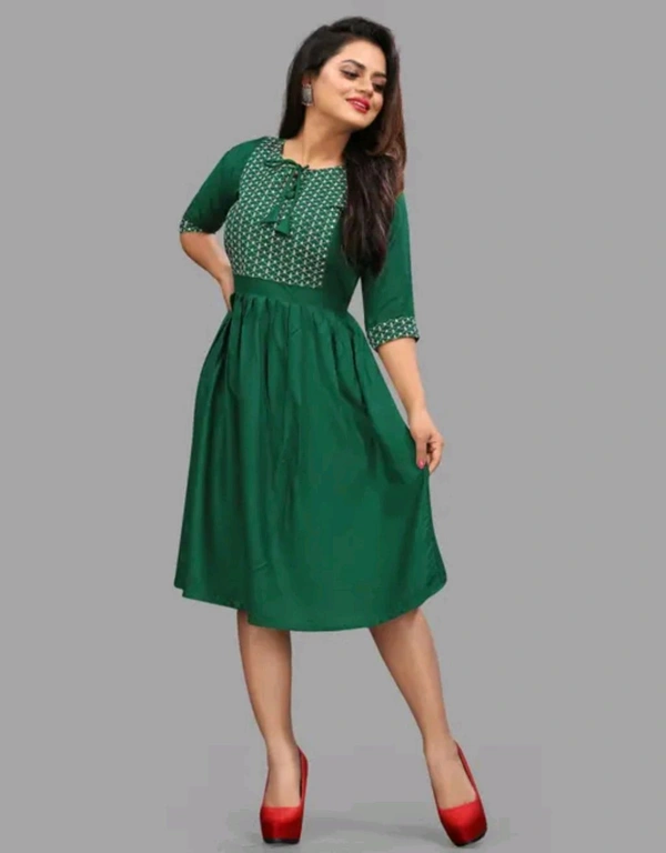 Womsn Frock Girl Cloth Cotton Froq western dress for women
Name: western dress for women
Fabric: Viscose Rayon
Sleeve Length: Three-Quarter Sleeves
Pattern: Embroidered
Net Quantity (N): 1
Sizes:
S, M, L, XL, XXL
A good quality dress for women. It will give them a classy and comfort look.This is designed as per the latest trends to keep you in sync with high fashion - Xl