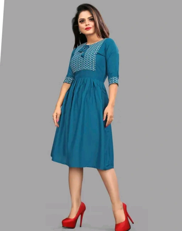 Womsn Frock Girl Cloth Cotton Froq western dress for women
Name: western dress for women
Fabric: Viscose Rayon
Sleeve Length: Three-Quarter Sleeves
Pattern: Embroidered
Net Quantity (N): 1
Sizes:
S, M, L, XL, XXL
A good quality dress for women. It will give them a classy and comfort look.This is designed as per the latest trends to keep you in sync with high fashion - M