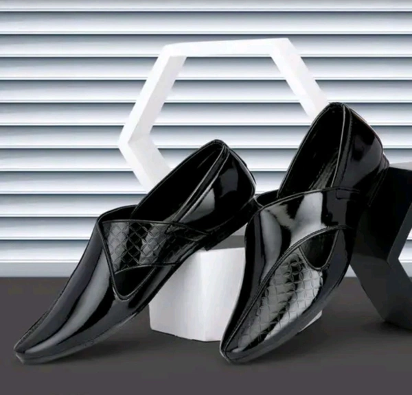 Peshawari
Name: Peshawari
Material: Pu
Sole Material: Pvc
Fastening: Slip On
Toe Shape: Pointed Toe
Net Quantity (N): 1
FIGI the trending Brand has brought to you a quality product with comfort at economic price for men,ideal for summer season with kurta
Sizes:
IND-6, IND-7, IND-8, IND-9, IND-10
Country of Origin: India - 6