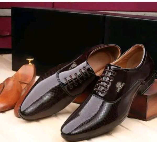 patten relaxsable man formal shoes
Name: patten relaxsable man formal shoes
Material: Patent Leather
Sole Material: PVC
Fastening & Back Detail: Lace-Up
Pattern: Solid
Sizes:
IND-6 (Foot Length Size: 24.5 cm, Foot Width Size: 9.4 cm)
IND-7 (Foot Length Size: 25.5 cm, Foot Width Size: 9.7 cm)
IND-8 (Foot Length Size: 26.5 cm, Foot Width Size: 10 cm)
IND-9
IND-10 - 7