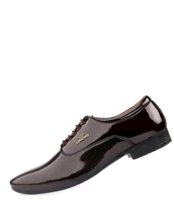 patten relaxsable man formal shoes
Name: patten relaxsable man formal shoes
Material: Patent Leather
Sole Material: PVC
Fastening & Back Detail: Lace-Up
Pattern: Solid
Sizes:
IND-6 (Foot Length Size: 24.5 cm, Foot Width Size: 9.4 cm)
IND-7 (Foot Length Size: 25.5 cm, Foot Width Size: 9.7 cm)
IND-8 (Foot Length Size: 26.5 cm, Foot Width Size: 10 cm)
IND-9
IND-10 - 9