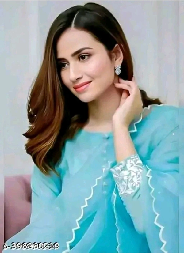 Soft Blue Cotton Woman Kurti Pant Set Girl Kurta Set NEW DESING KURTA SET
Name: NEW DESING KURTA SET
Kurta Fabric: Cotton
Bottomwear Fabric: Cotton
Sleeve Length: Three-Quarter Sleeves
Pattern: Solid
Set Type: Kurta with Dupatta and Bottomwear
Stitch Type: Stitched
Net Quantity (N): Single
Sizes:
S - L