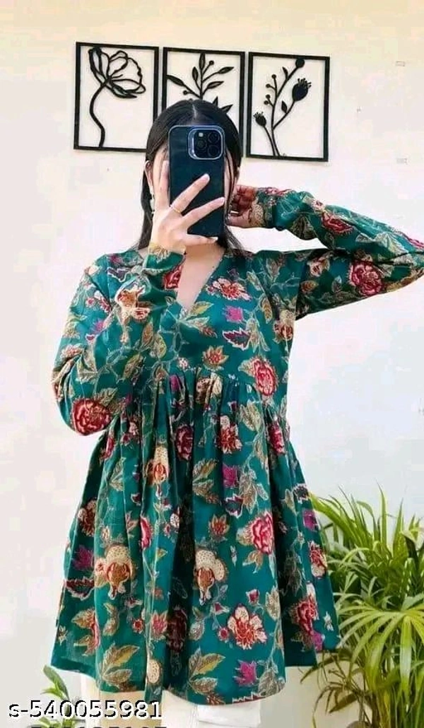 Woman Frock Girl Beautiful Trendy V-neck Top/ Women rayon printed top/women cotton printed top/cotton top festival top
Name: Beautiful Trendy V-neck Top/ Women rayon printed top/women cotton printed top/cotton top Instagram Woman Cloths - S