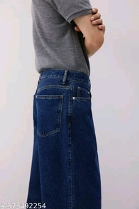 Z03
Name: Z03
Fabric: Cotton
Pattern: Dyed/Washed
Net Quantity (N): 1
Elevate Your Casual Manner with our Blue Baggy Fit Rigid Jeans. These jeans offer a relaxed fit around the waist and a loose fit down the legs, ensuring comfortable and unrestricted movement for all-day wear. Discover a perfect blend of manner and ease with these contemporary baggy fit jeans.
- 32