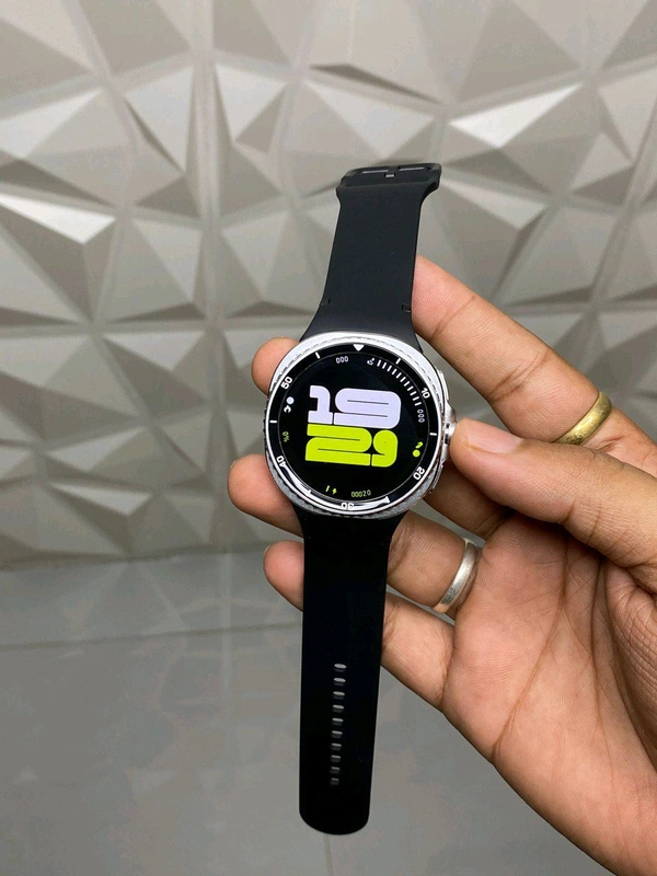 Watch8 Classic - Black