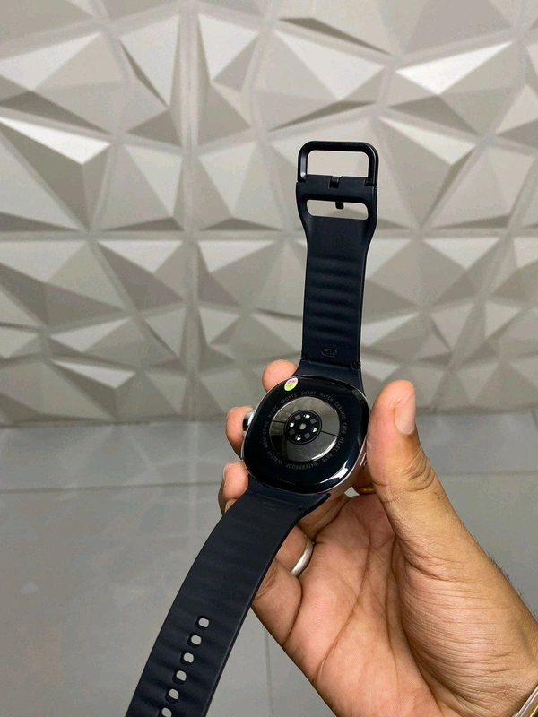Watch8 Classic - Black