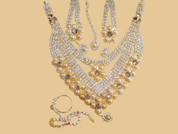 Beautifull Neckless With Tops For Girls & Woman