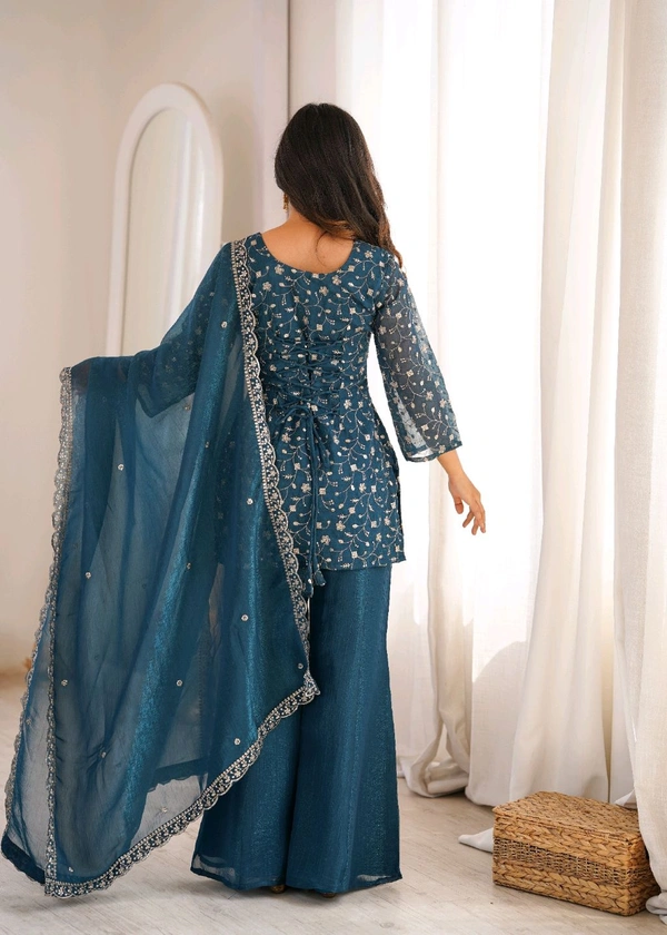 KRV DESIRE CRUNCHY SILK FABRIC WITH EMBROIDERY SEQUENCE AND JARI WORK,TOP WITH DUPPTA SET,BELL BOTTOM PENT READY TO WEAR •KB-300
- S, Pine Green