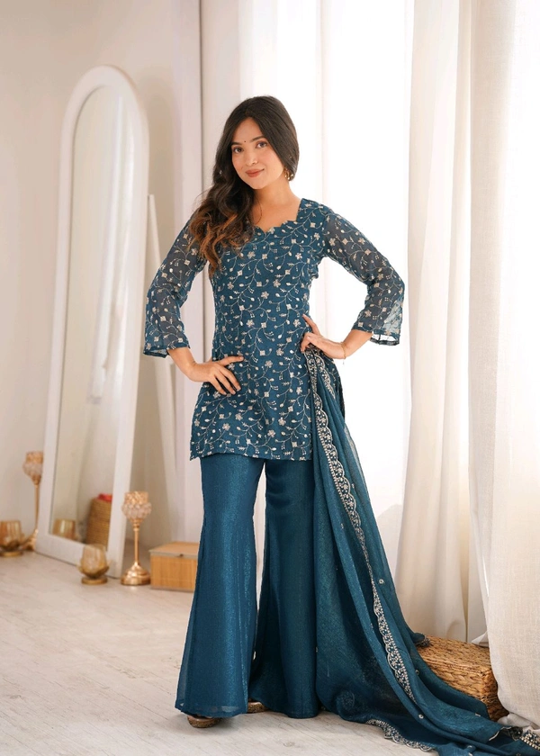 KRV DESIRE CRUNCHY SILK FABRIC WITH EMBROIDERY SEQUENCE AND JARI WORK,TOP WITH DUPPTA SET,BELL BOTTOM PENT READY TO WEAR •KB-300
- M, Pine Green