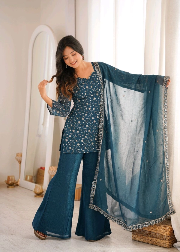 KRV DESIRE CRUNCHY SILK FABRIC WITH EMBROIDERY SEQUENCE AND JARI WORK,TOP WITH DUPPTA SET,BELL BOTTOM PENT READY TO WEAR •KB-300
- M, Pine Green