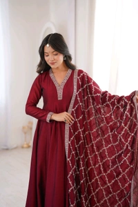 PREMIUM QUALITY PURE BLOOMING VICHITRA SILK FABRIC FULLY FLARE GOWN,WITH DUPPTA SET•NKB-69
- Maroon, M