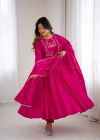 HIGH PREMIUM QUALITY PURE ROMAN CHANDERI SILK FABRIC FULLY FLARE ANARKALI,WITH DUPPTA SET,PENT READY TO WEAR•KB-289
- Dark pink, S