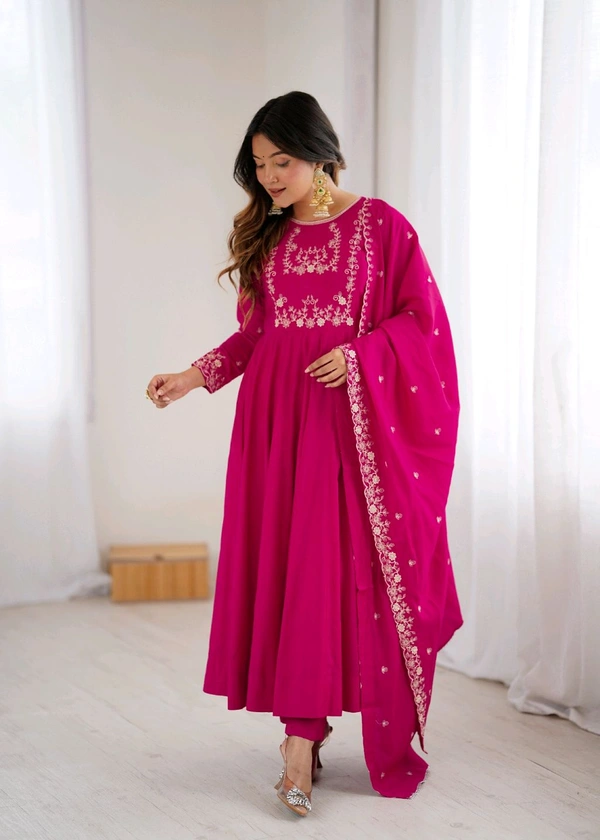 HIGH PREMIUM QUALITY PURE ROMAN CHANDERI SILK FABRIC FULLY FLARE ANARKALI,WITH DUPPTA SET,PENT READY TO WEAR•KB-289
- Dark pink, L
