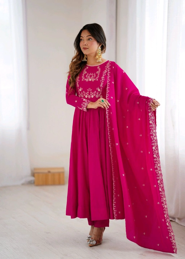 HIGH PREMIUM QUALITY PURE ROMAN CHANDERI SILK FABRIC FULLY FLARE ANARKALI,WITH DUPPTA SET,PENT READY TO WEAR•KB-289
- Dark pink, XL