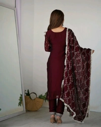BLOOMING RANGOLI SILK FABRIC STRAIGHT FIT KURTA WITH DUPPTA SET,TROUSERS,READY TO WEAR•KB-273 - Maroon, L