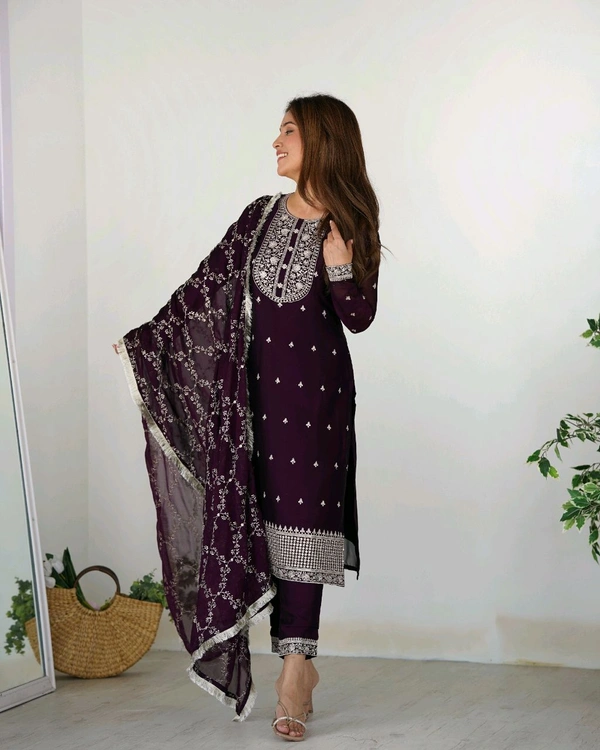 BLOOMING RANGOLI SILK FABRIC STRAIGHT FIT KURTA WITH DUPPTA SET,TROUSERS,READY TO WEAR•KB-273 - Purple, S