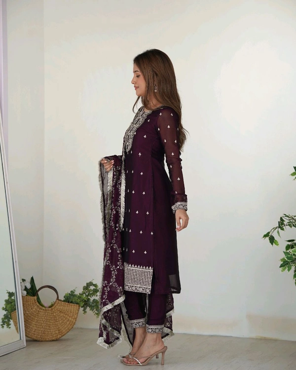 BLOOMING RANGOLI SILK FABRIC STRAIGHT FIT KURTA WITH DUPPTA SET,TROUSERS,READY TO WEAR•KB-273 - Purple, S