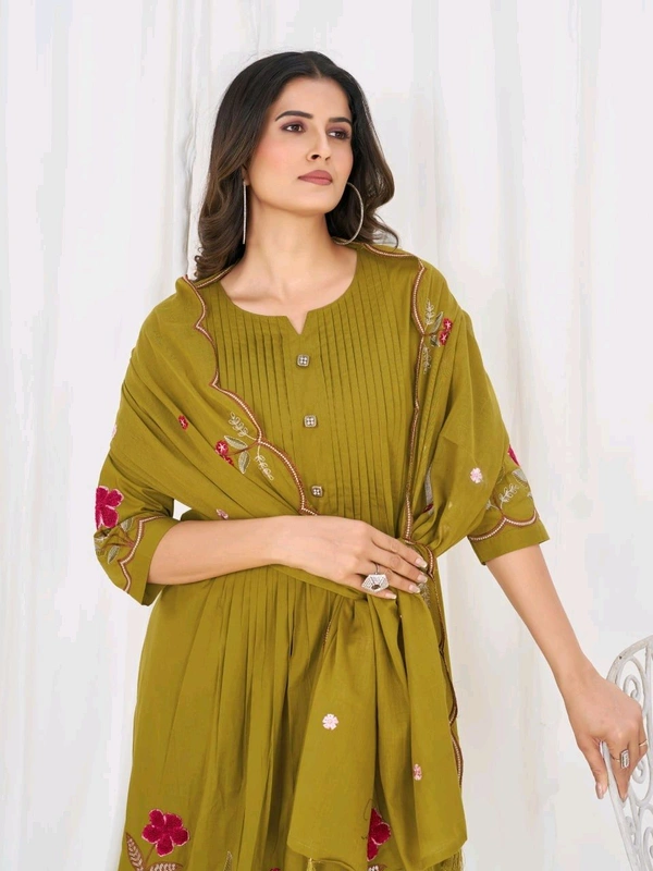 elegance with this beautifully crafted Anarkali Kurti Set, designed for festive celebrations, weddings, parties• DIVA-159 - Corn, XL