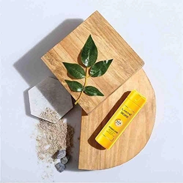 Lakme Sun Expert SPF24 PA++ UV Lotion: 100 ml - 100ml