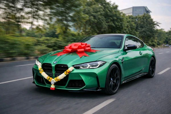 Vhicle Delivery - Luxurious