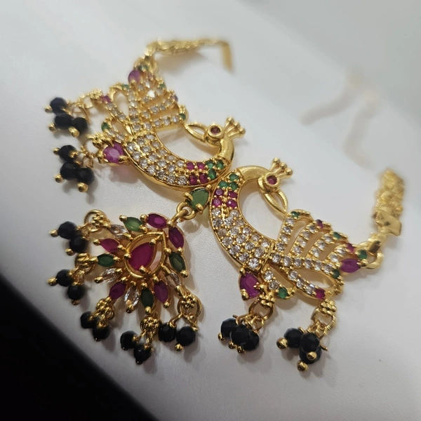 macro peacock llong black beed 30 inchs