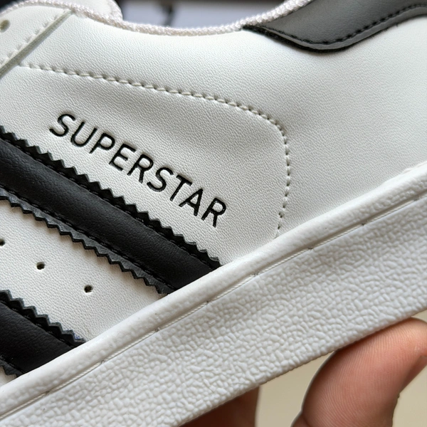 Superstar White - UK 9