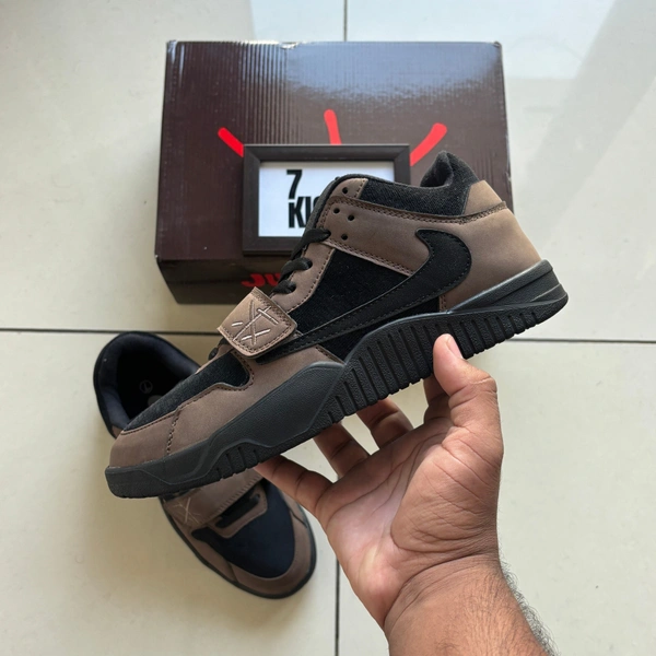 JUMPMAN DARK MOCHA - UK 8