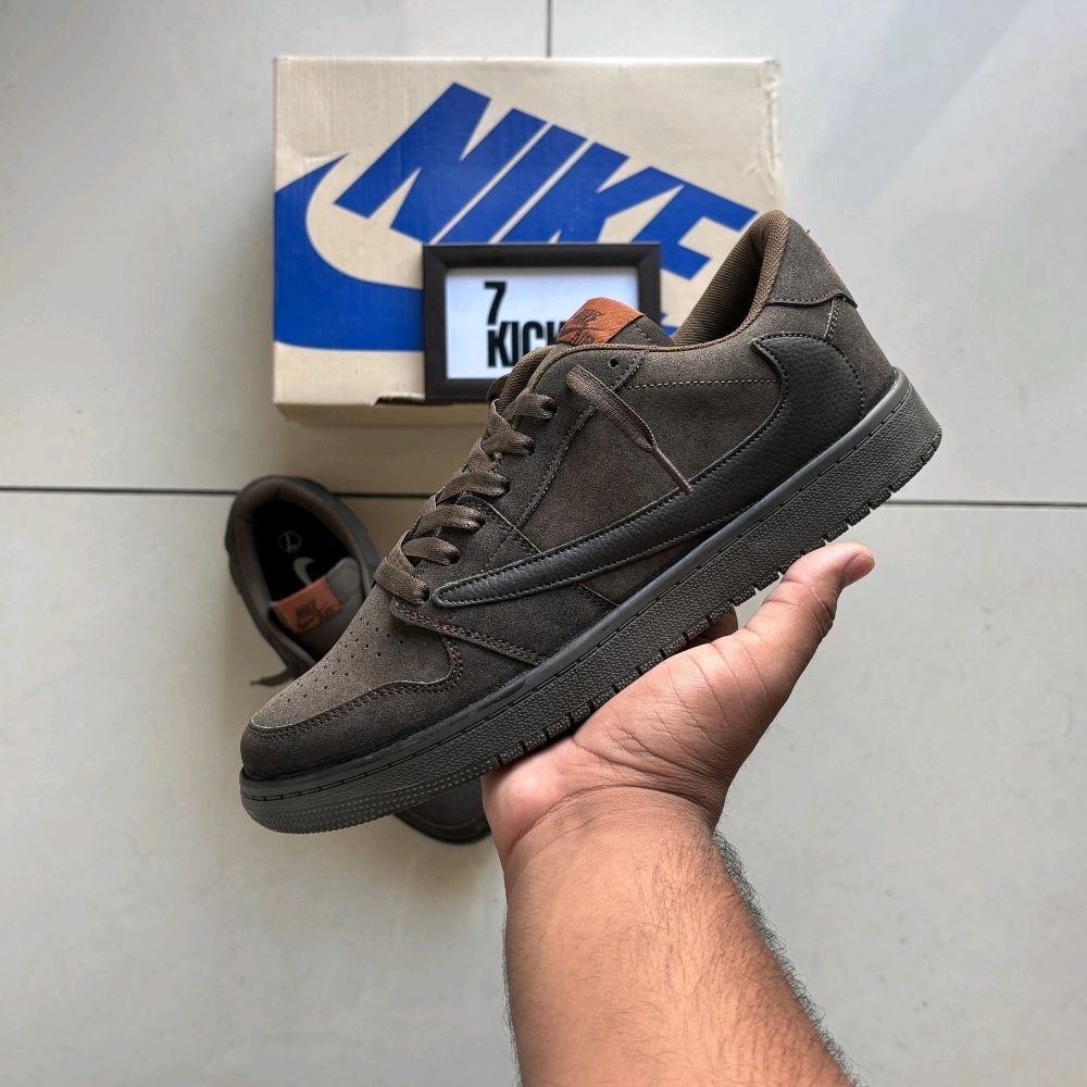 TRAVIS SCOTT VELVET BROWN