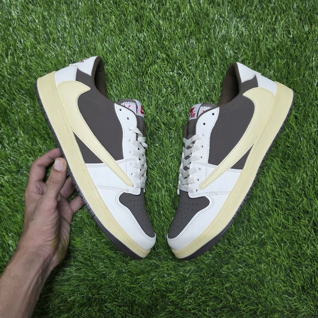 TRAVIS SCOTT REVERSE MOCHA