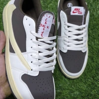TRAVIS SCOTT REVERSE MOCHA - UK 6