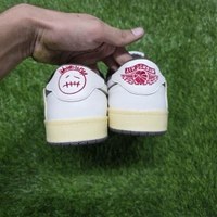 TRAVIS SCOTT REVERSE MOCHA - UK 6