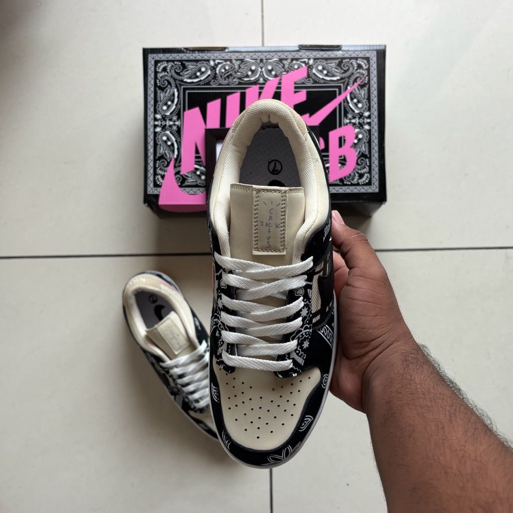 DUNK LOW TRAVIS SCOTT