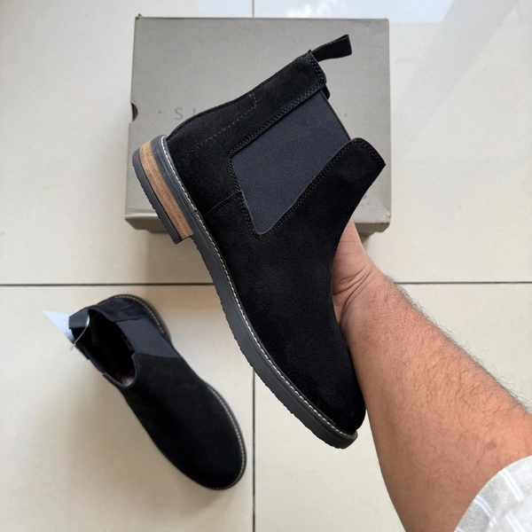 GENUINE LEATHER CHELSEA BLACK - UK 8