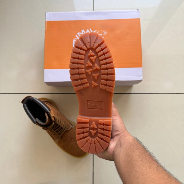 LEATHER TIMB BOOTS - UK 6