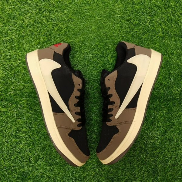 Travis scott mocha - UK 7
