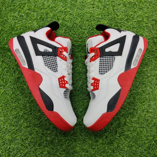 Retro 4 fire red - UK 6