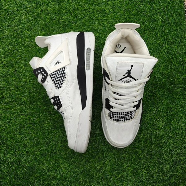 Retro 4 military black - UK 8
