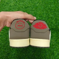 Travis scott mocha - UK 6