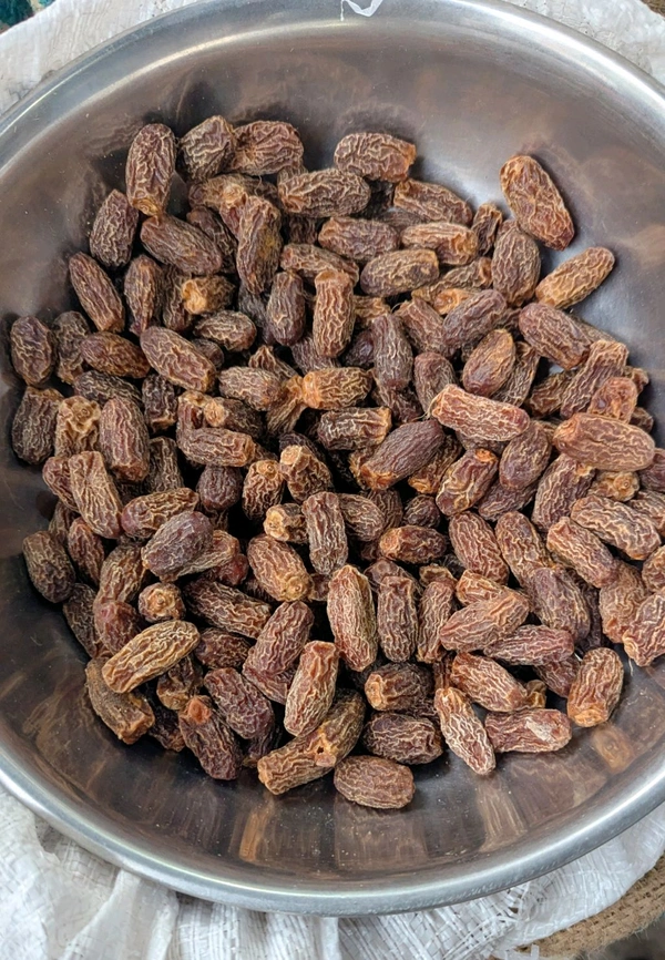 Black Dry Dates Standard - 25