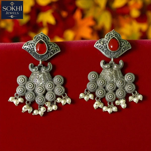 Sokhi Jewels Antique Silver Replica Jhumka Earrings with Red Stone & Pearl Detailing – Classic Ethnic Jewelry for Festive & Bridal Wear for Women & Girls