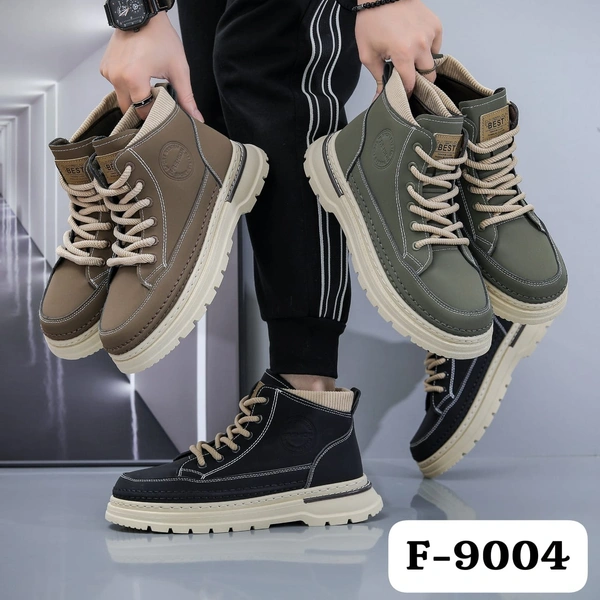 Men's high-top sneakers or casual boots