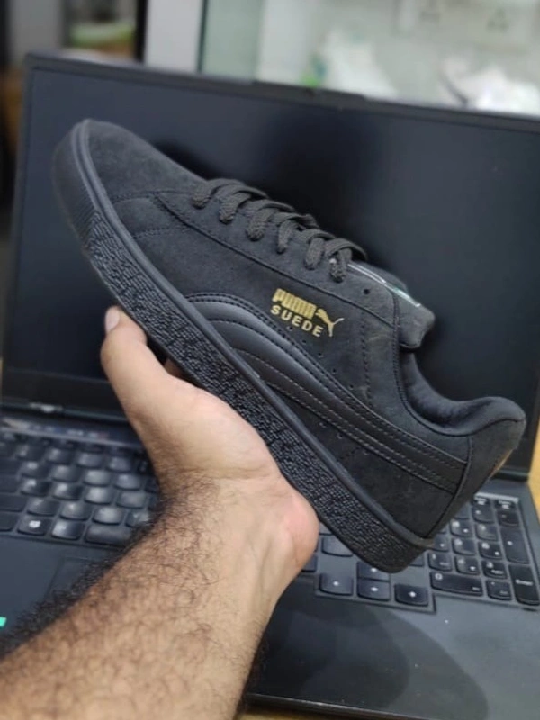 Men's Casual Sneakers.