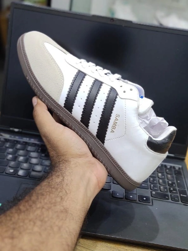 Men's Casual Sneakers.