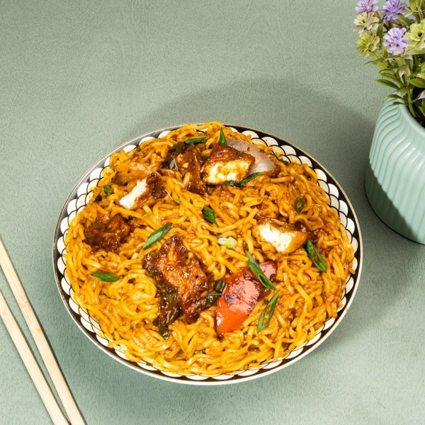 Chilli Paneer Maggi 