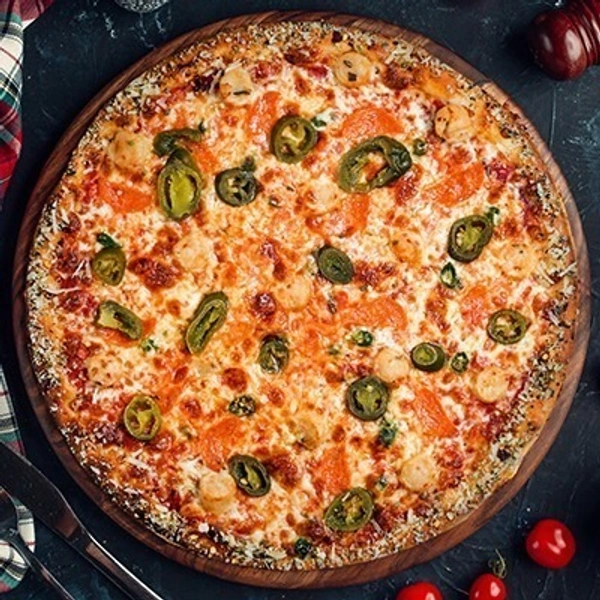 hot and spicy chicken pizza