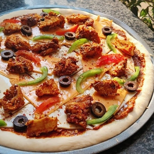 peri peri chicken pizza